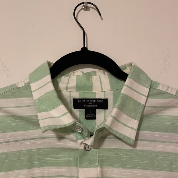Banana Republic standard fit green strip linen half button up shirt - Picture 2 of 4